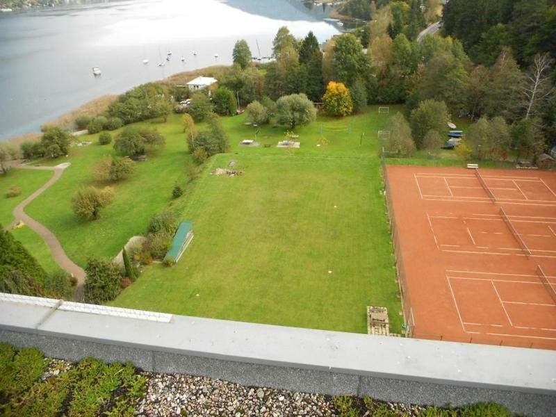Ferienwohnung Kaernten Luise Direkt Am Ossiacher See فيلاخ المظهر الخارجي الصورة